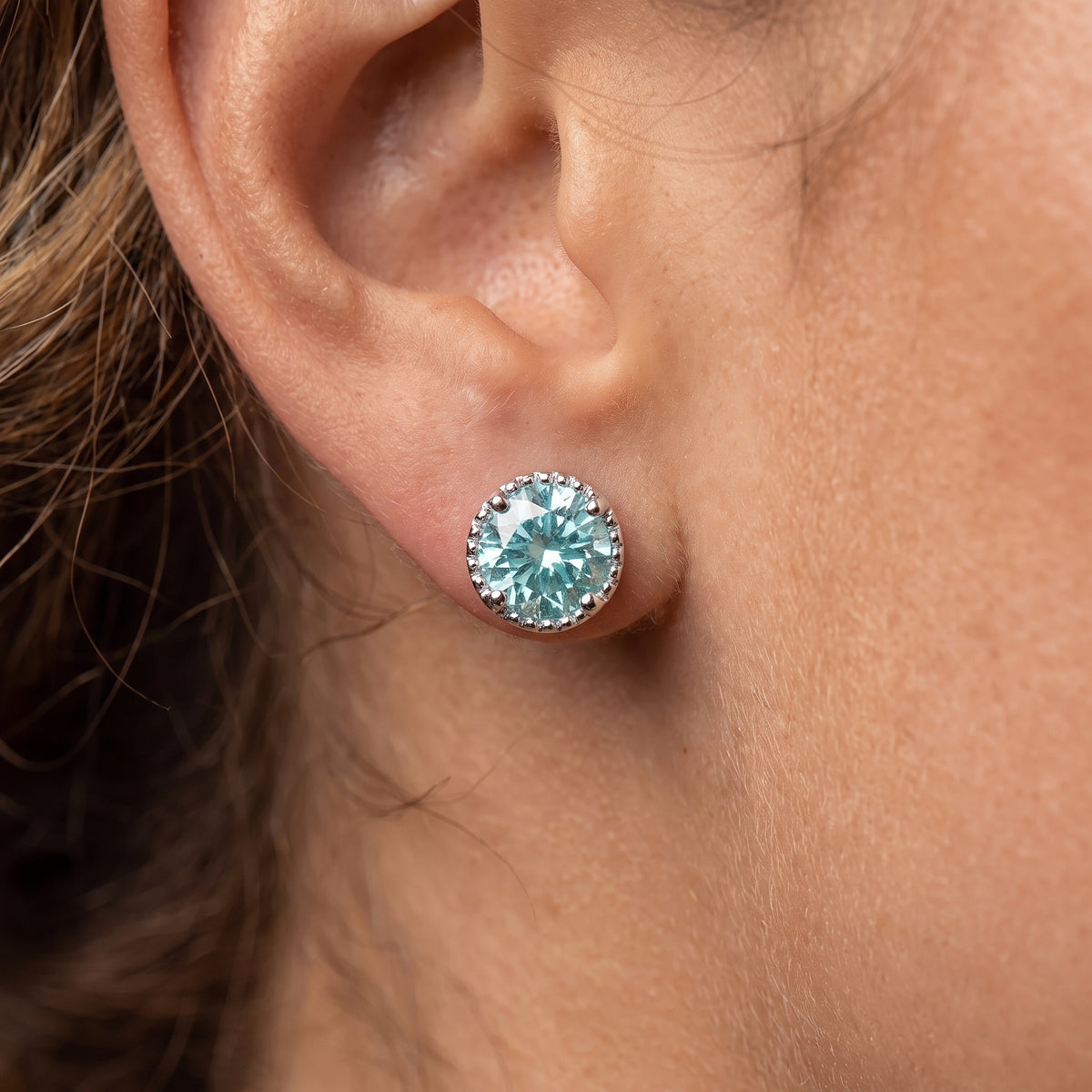 Pendientes de moissanita aguamarina de talla redonda | Piedra creada en laboratorio | Plata de ley – MH ELEGANCE