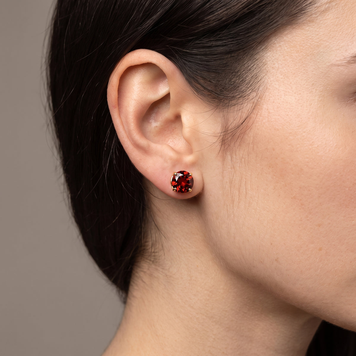 Boucles d'oreilles clous Zira Grenat