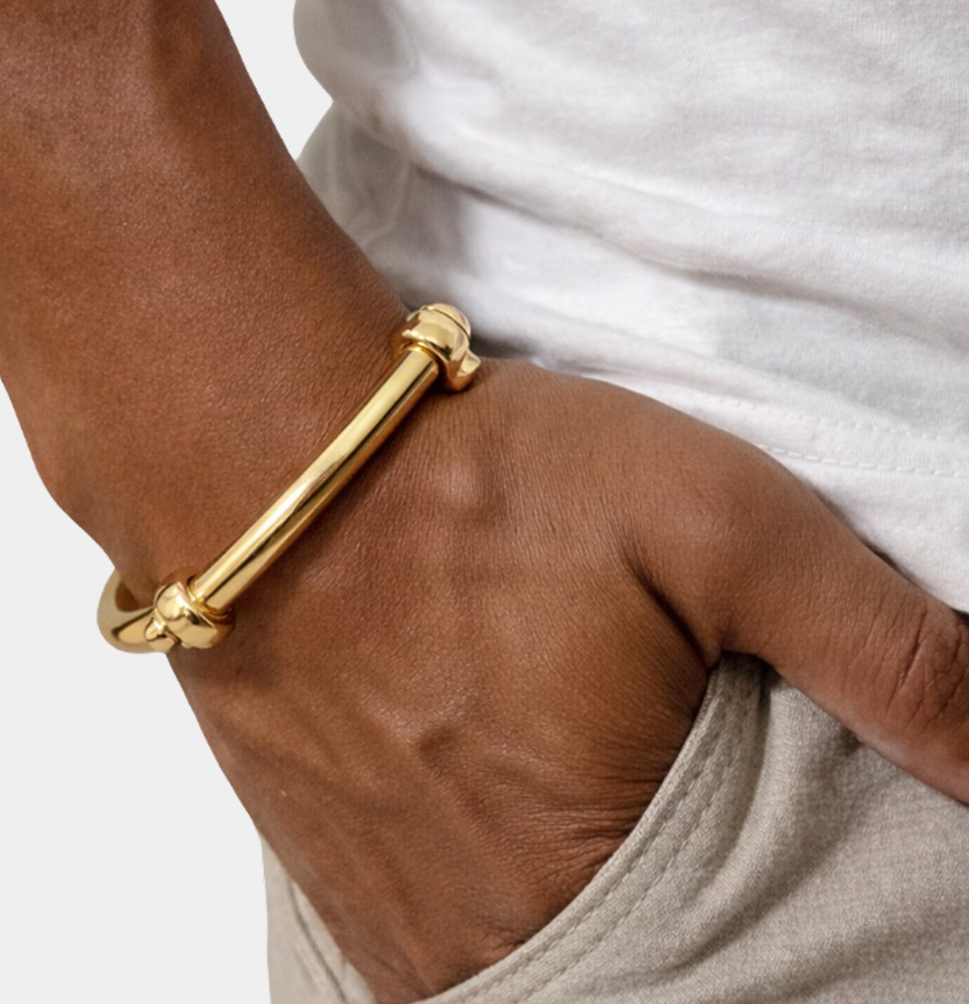 18K Gold Plated Imperial Shackle Bangle Bracelet | Bold Men's Statement Jewelry - MH ELEGANCE - 18K Gold Plated Imperial Shackle Bangle Bracelet | Bold Men's Statement Jewelry - bracelet
