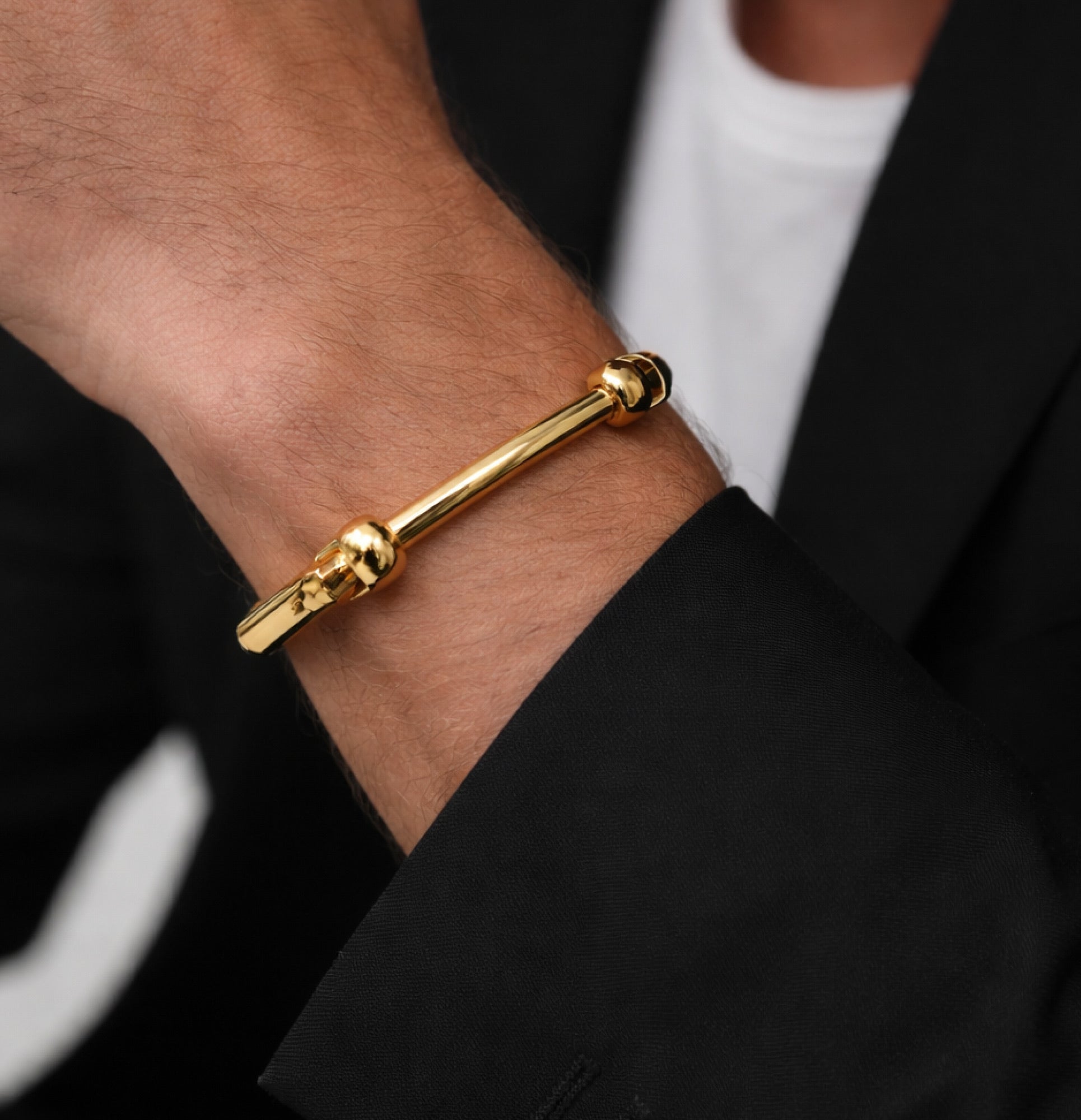 18K Gold Plated Imperial Shackle Bangle Bracelet | Bold Men's Statement Jewelry - MH ELEGANCE - 18K Gold Plated Imperial Shackle Bangle Bracelet | Bold Men's Statement Jewelry - bracelet