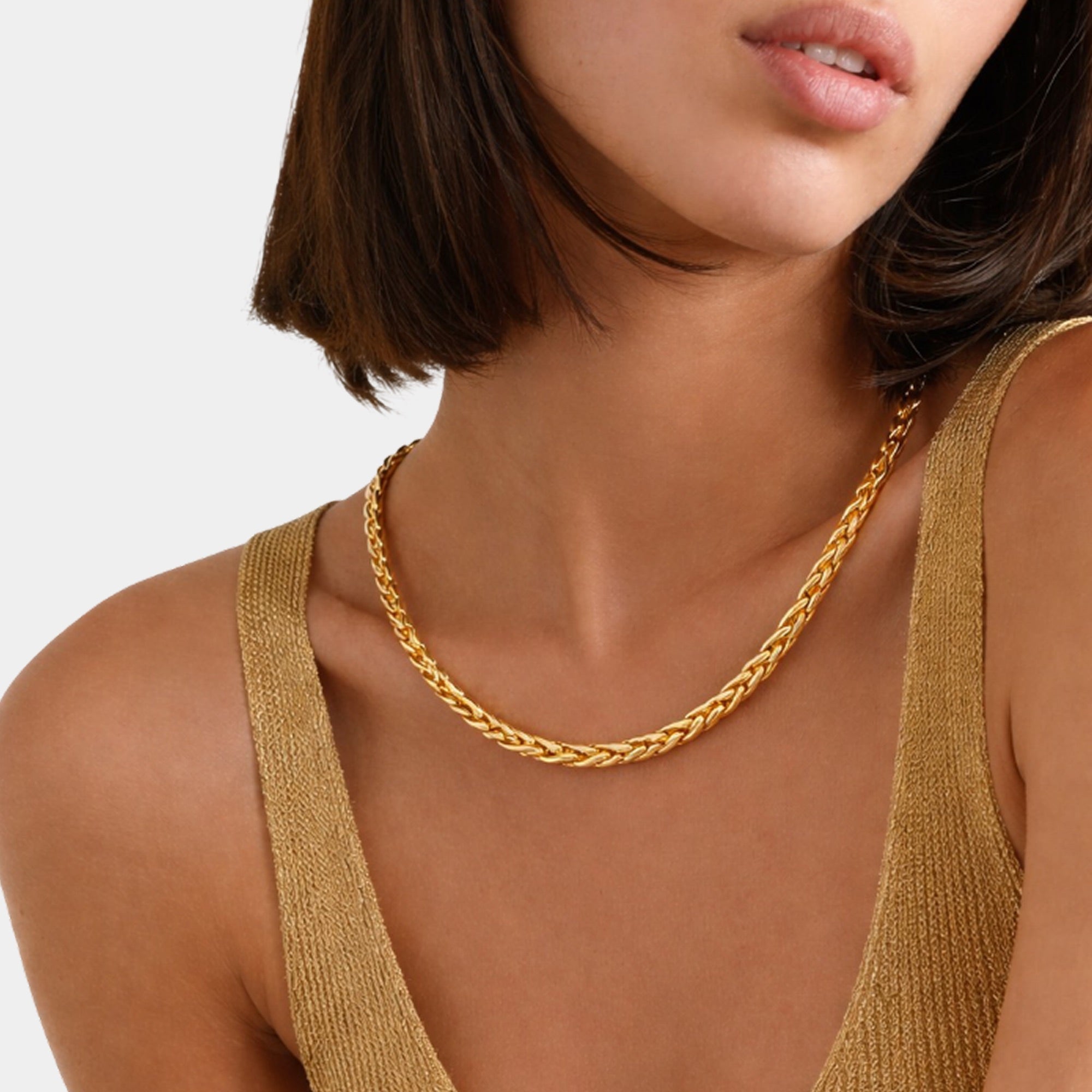Close-up of the 3mm woven wheat pattern on the 24K gold plated weave chain by MH Elegance