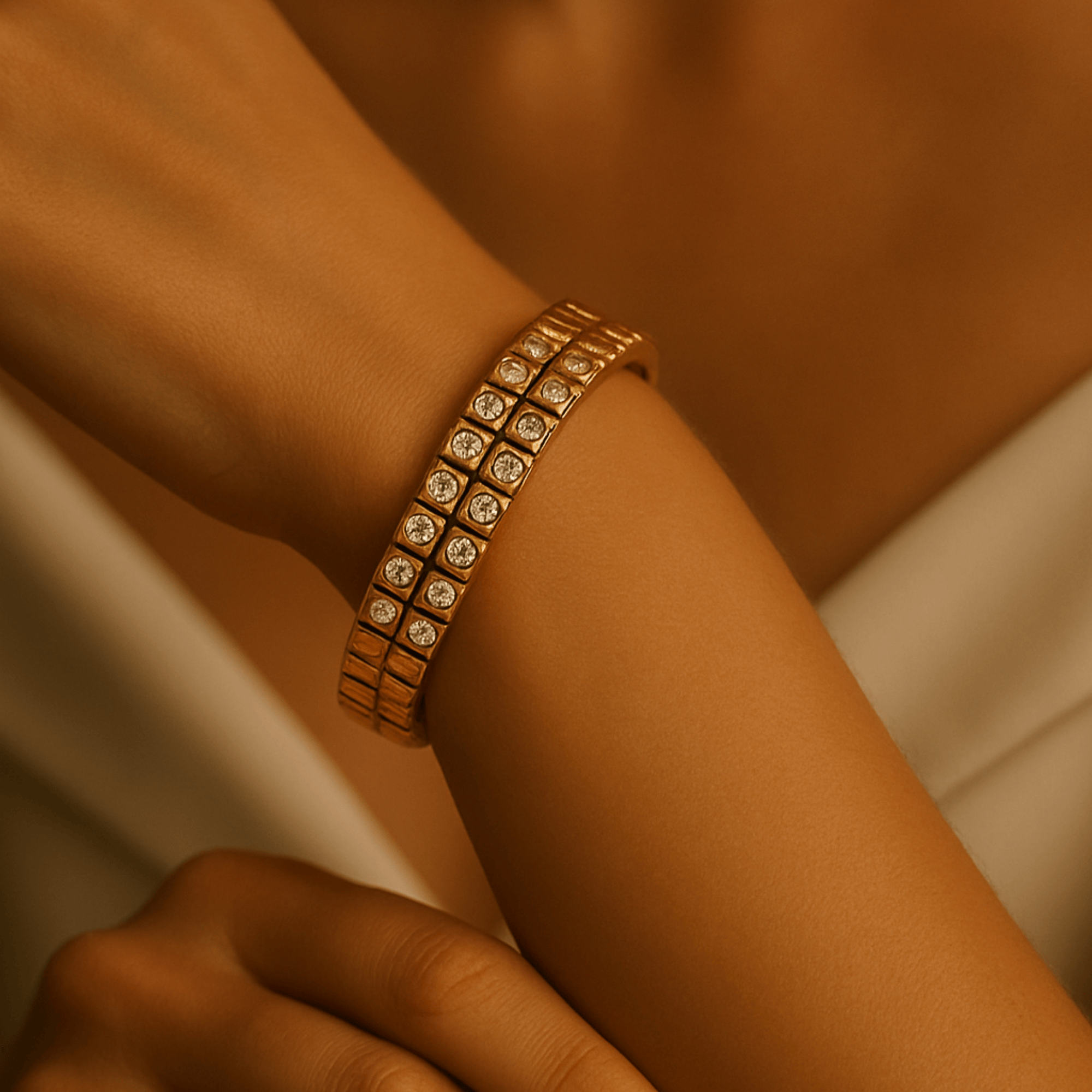 Pulsera retro de diamantes y oro