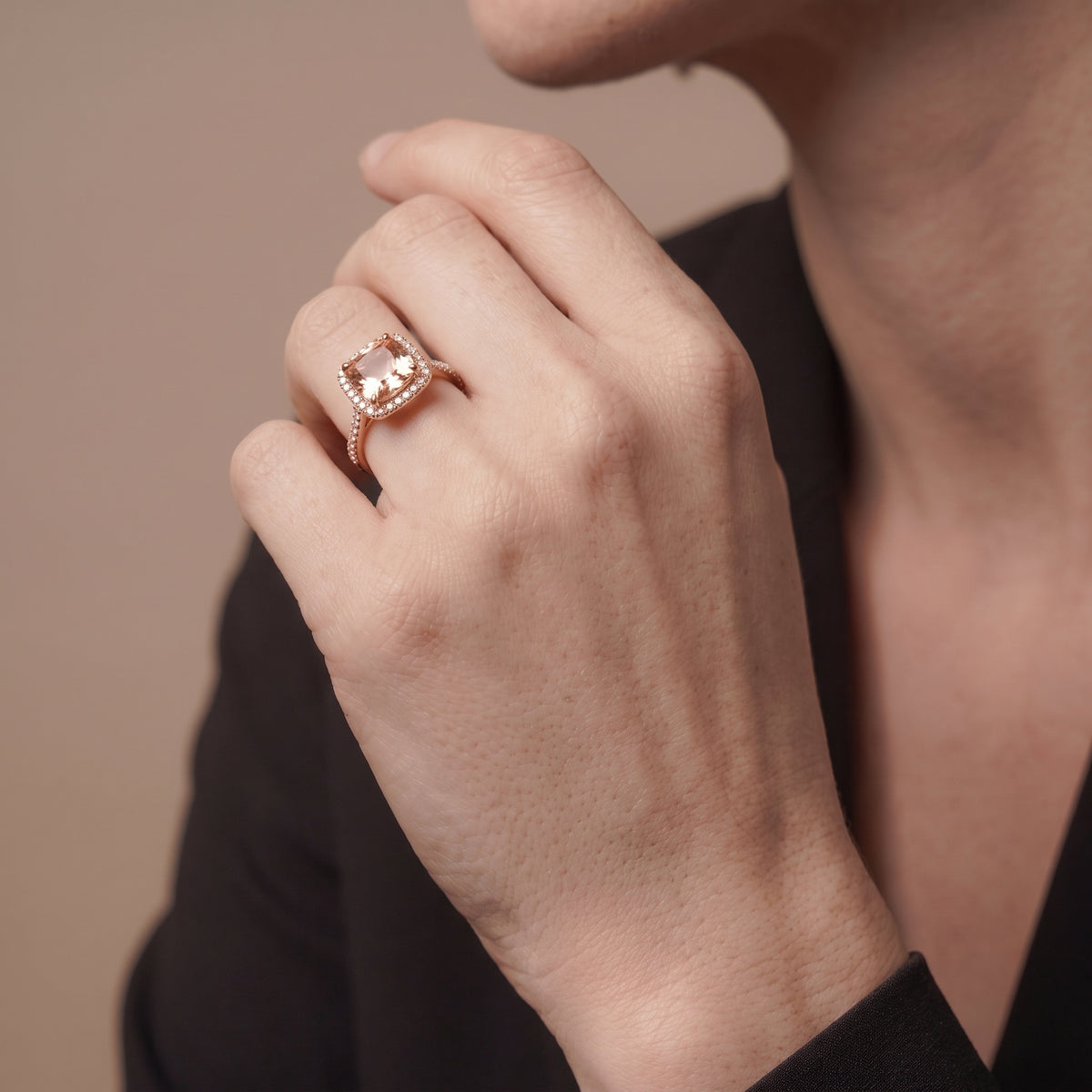 Bague coussin en morganite et diamants