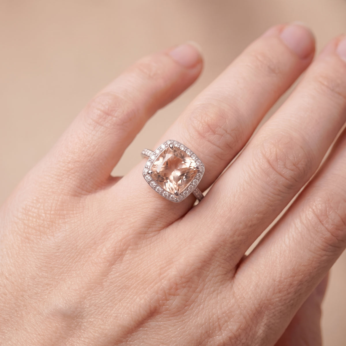 Bague coussin en morganite et diamants