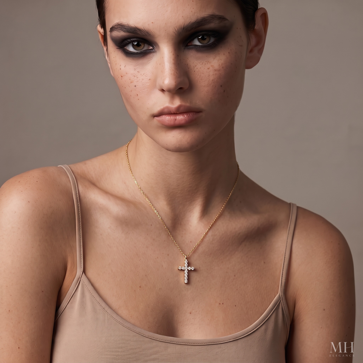 Collier pendentif croix en CZ plaqué or 14 carats | Bijoux de foi spirituelle | Sertis de CZ – MH ELEGANCE
