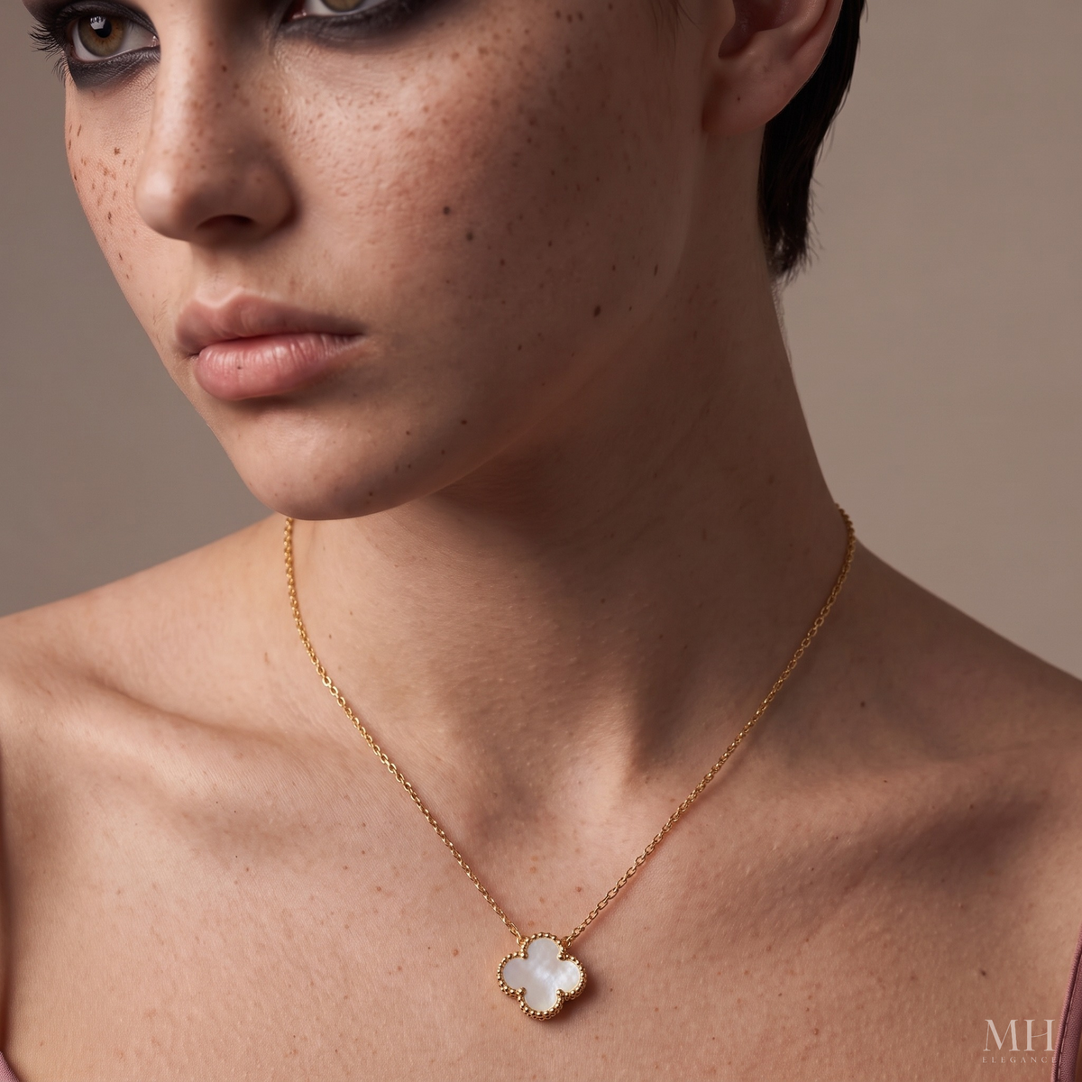 Collier plaqué or 18 carats avec trèfle à quatre feuilles | Pendentif délicat porte-bonheur | Bonne fortune – MH ELEGANCE