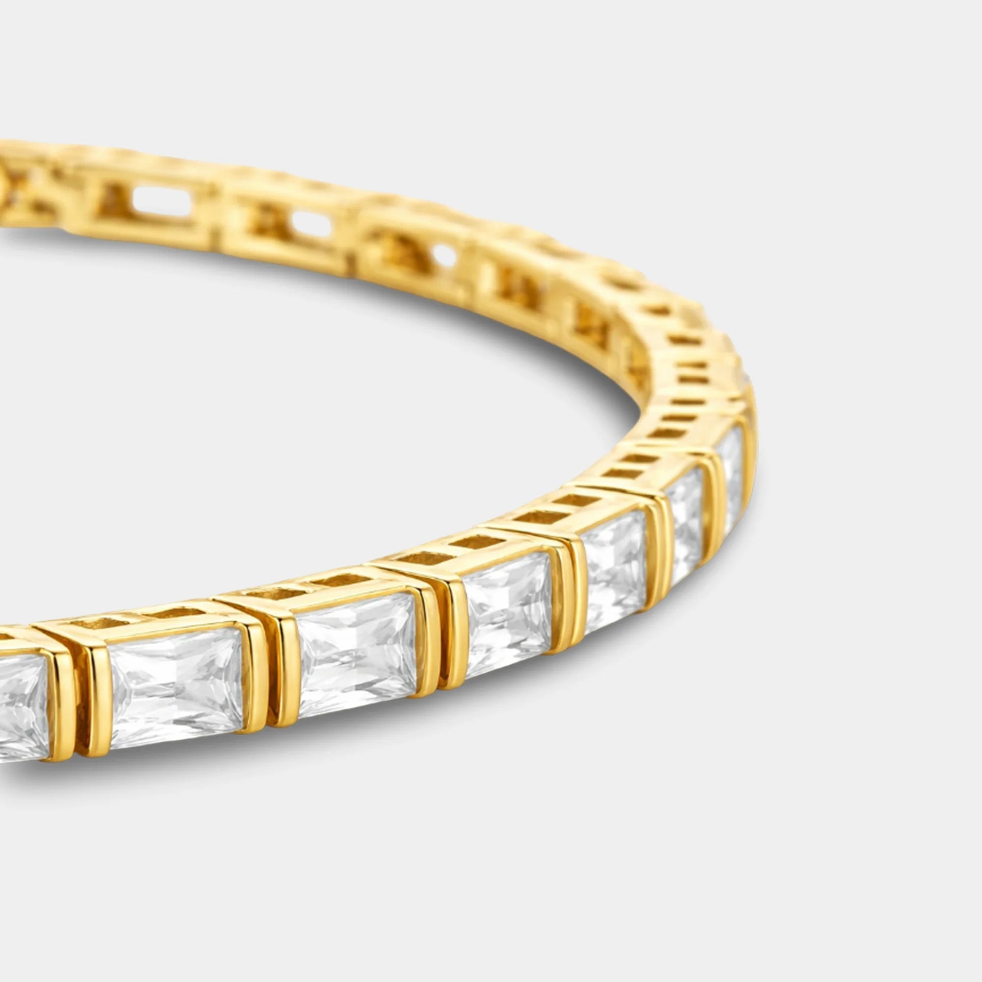 Emerald-Cut CZ Tennis Bracelet - MH ELEGANCE - Emerald-Cut CZ Tennis Bracelet -