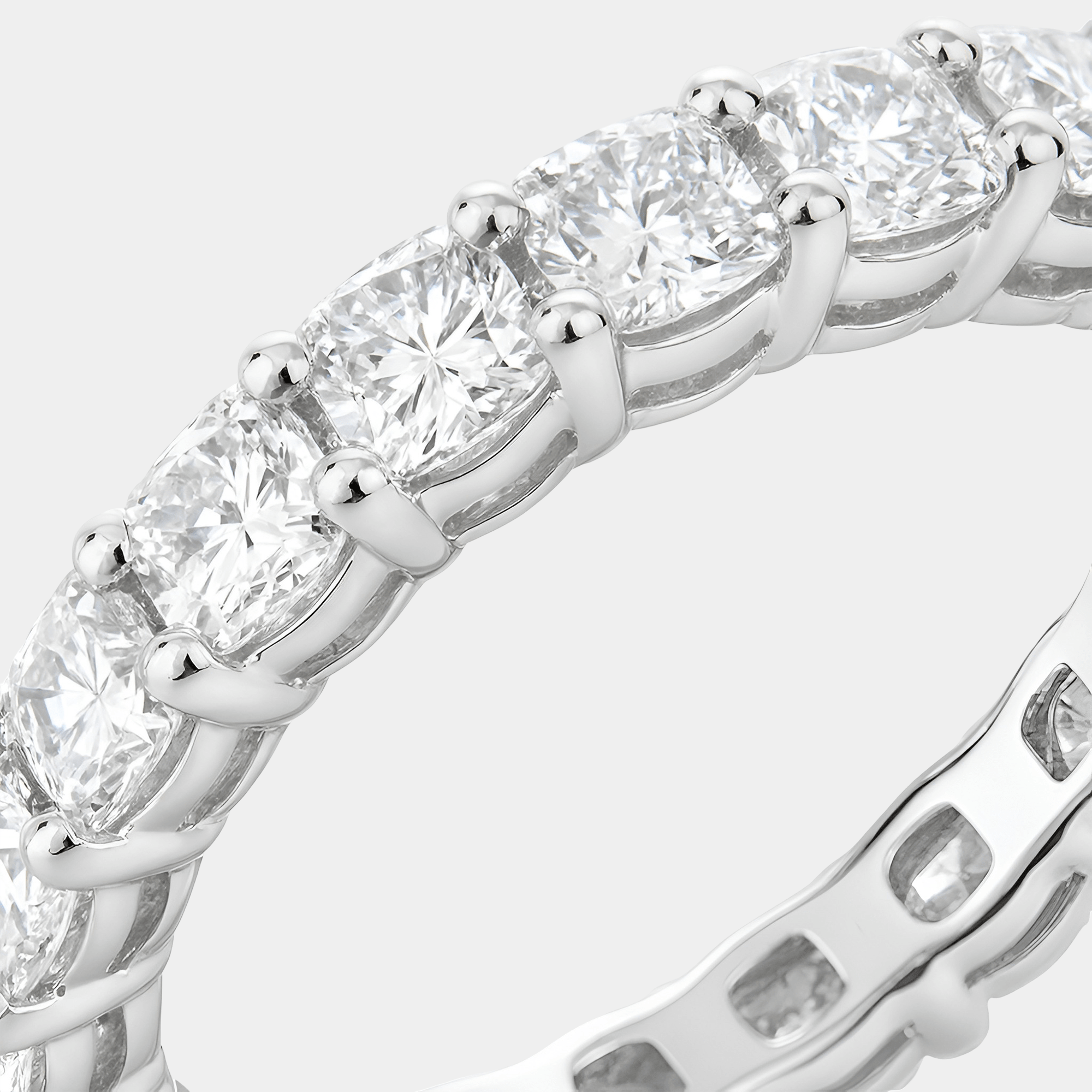 Eternity Ring with Cubic Zirconia - MH ELEGANCE - Eternity Ring with Cubic Zirconia -