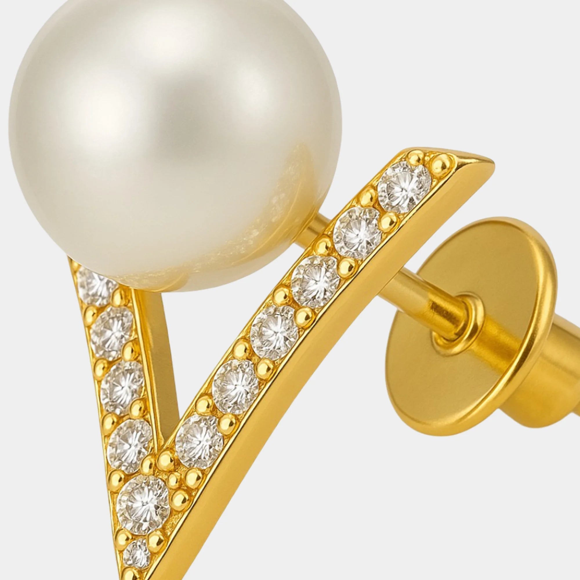 V-Shape Pearl Studs - MH ELEGANCE - V-Shape Pearl Studs -
