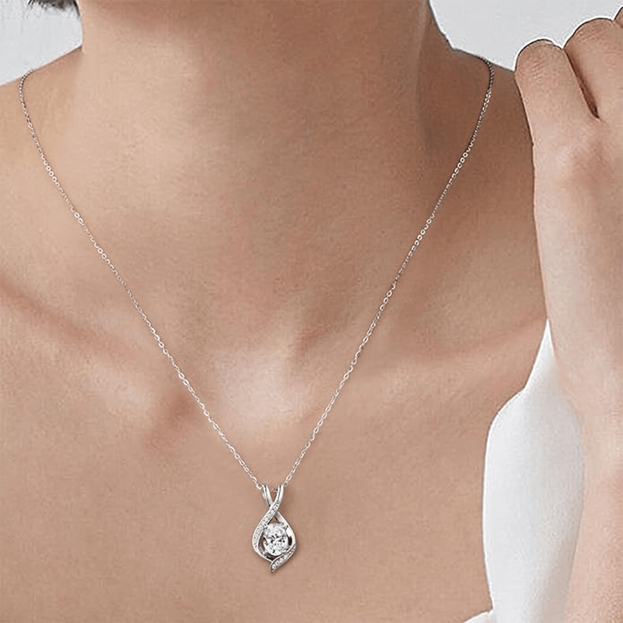 Cubic zirconia oval pendant with lobster clasp, chain detail view