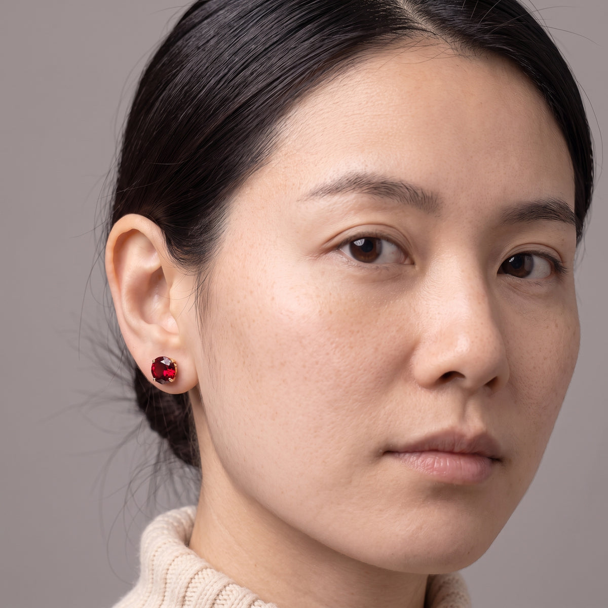 Boucles d'oreilles clous Zira Grenat