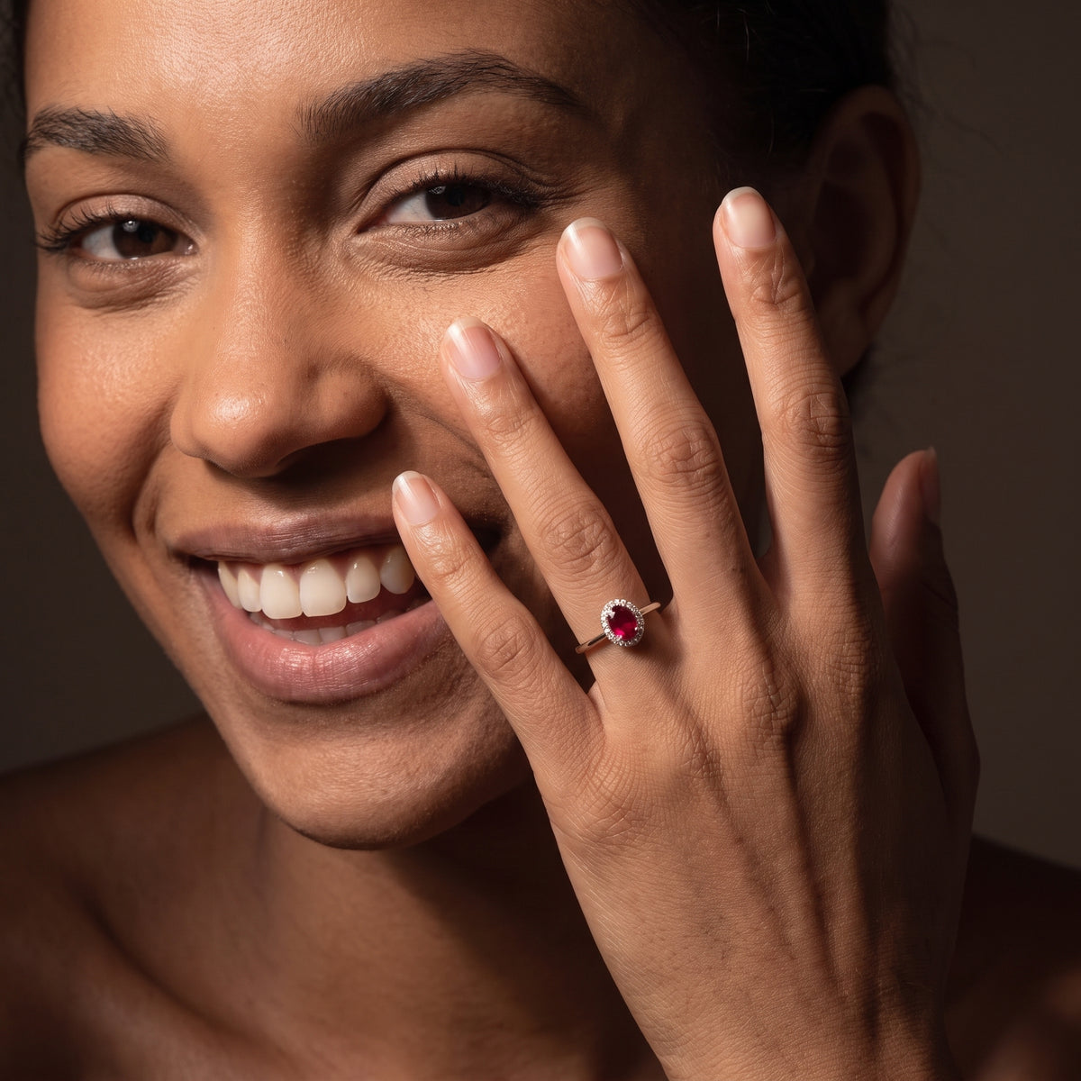 Bague Halo Aria en grenat