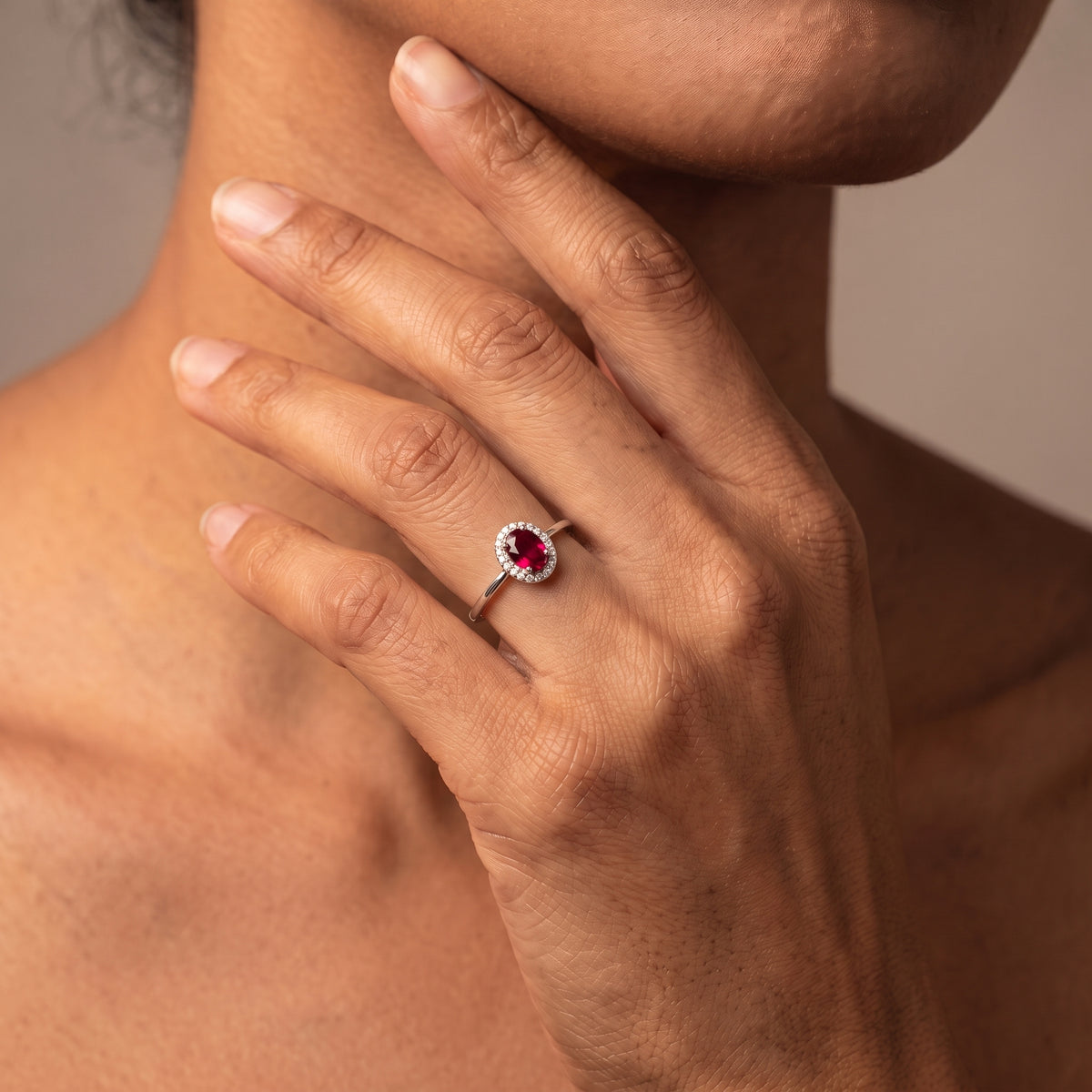 Bague Halo Aria en grenat