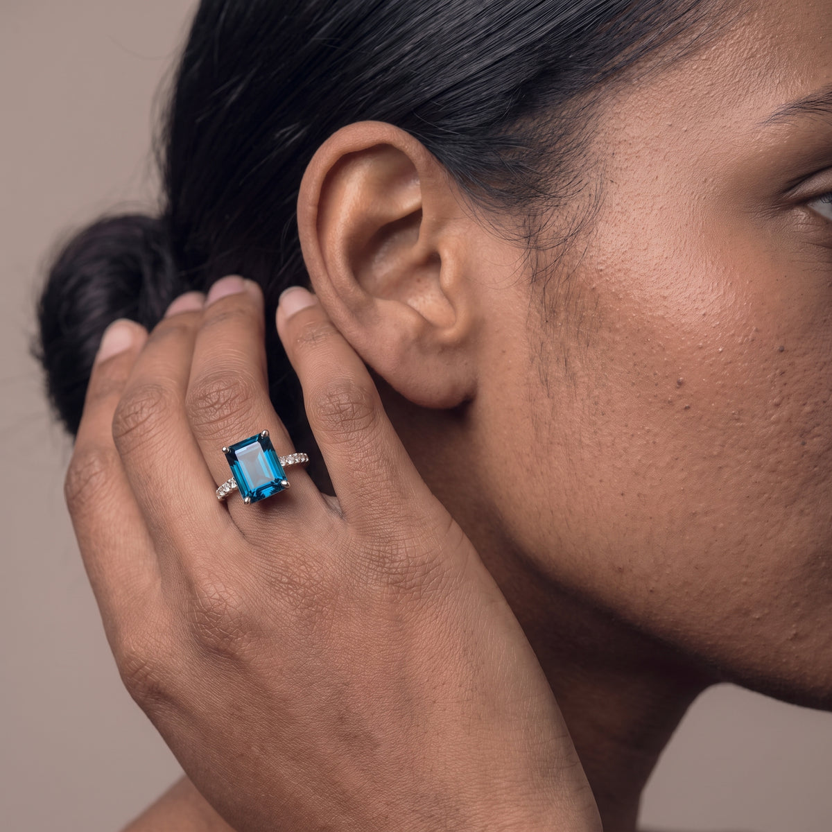 Bague de fiançailles auréole en moissanite bleu persan | Métal précieux