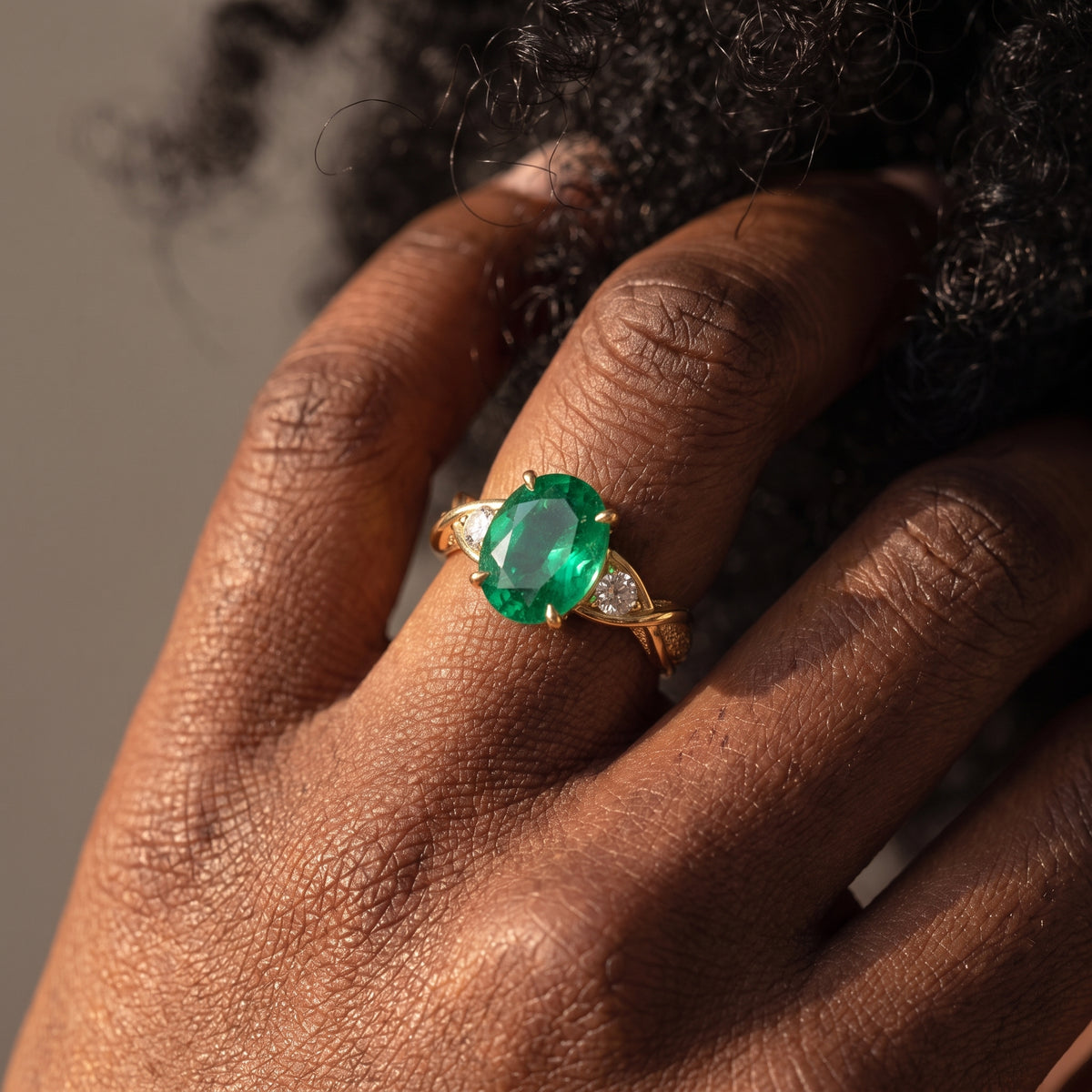 Bague croisée Liora deux tons émeraude
