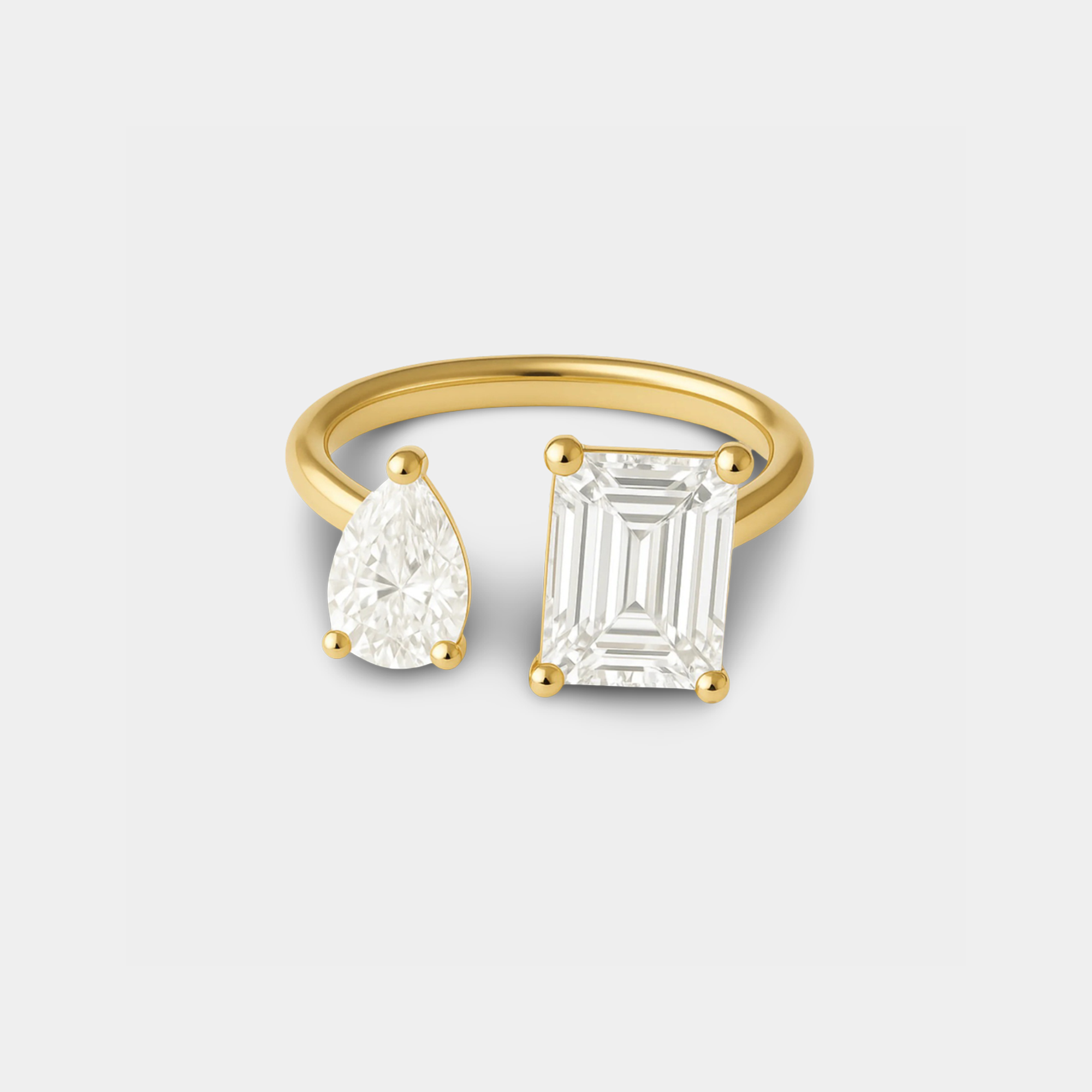 Anillo de oro con doble cristal