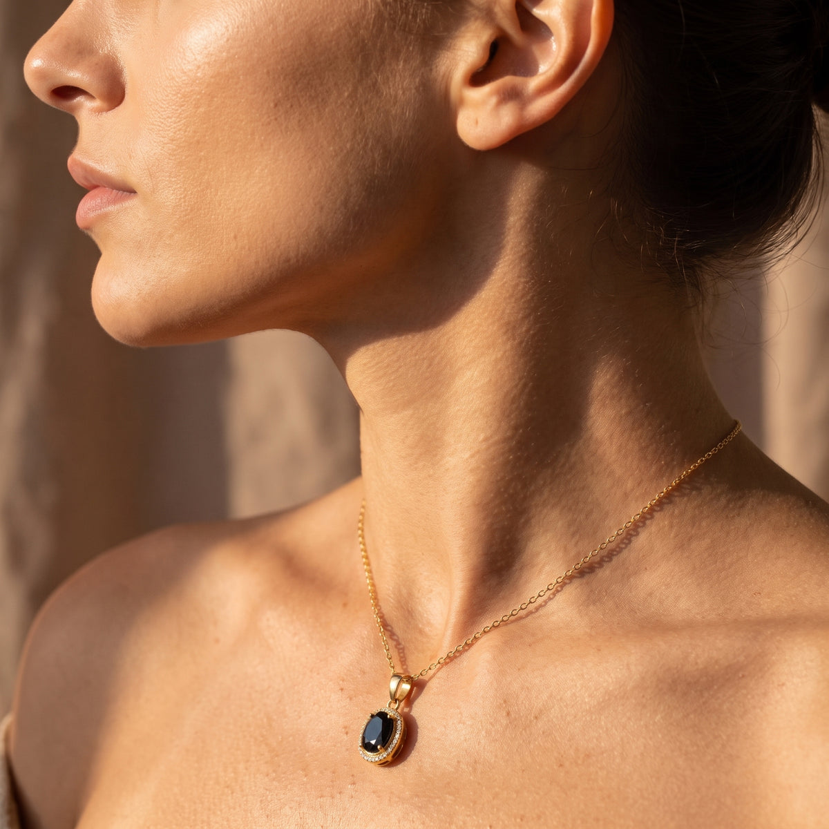 Collier Ovale Onyx et Halo