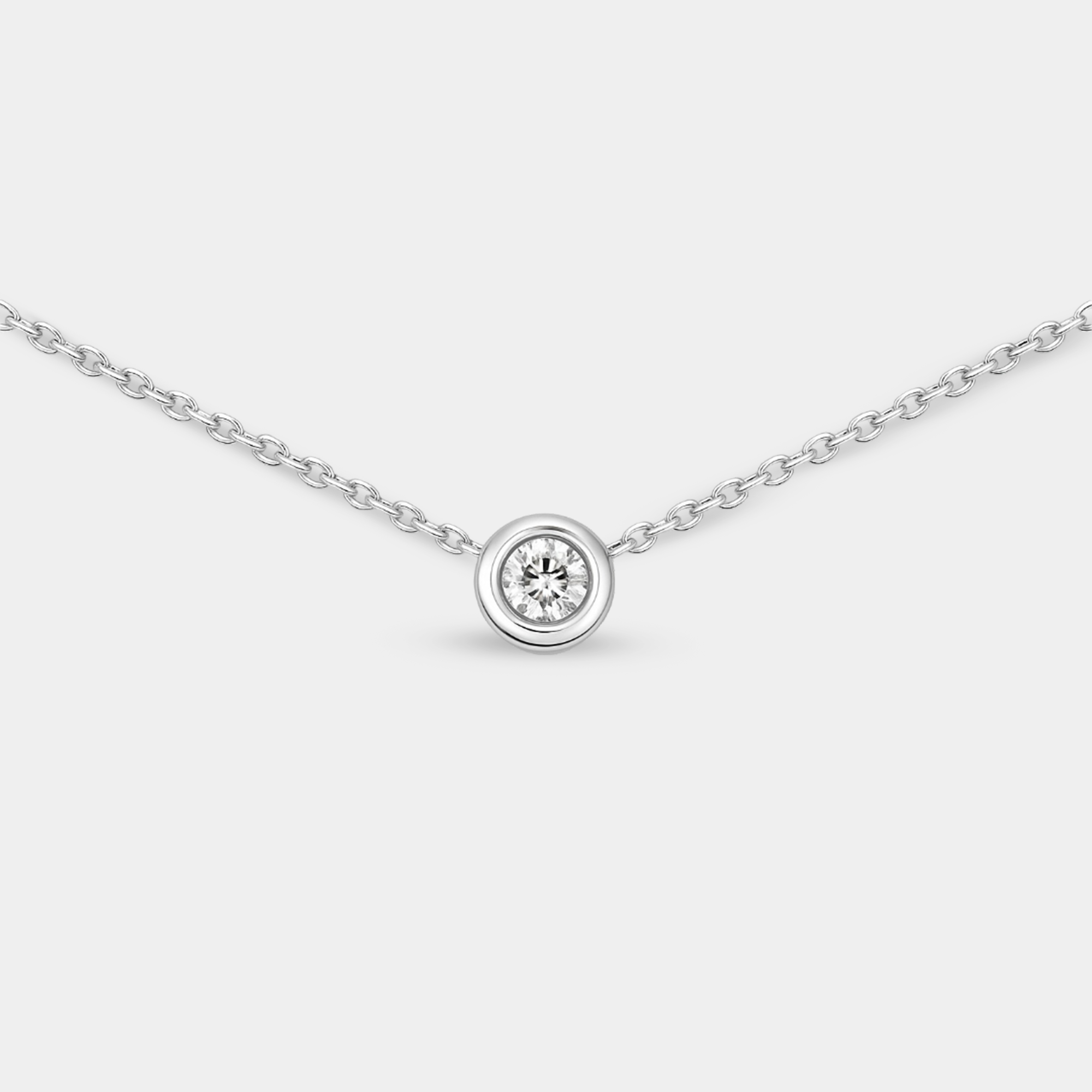 Collar con bisel solitario de diamantes