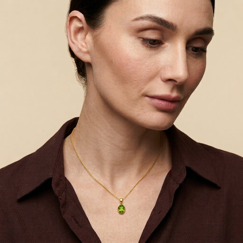 Collier pendentif solitaire péridot ovale