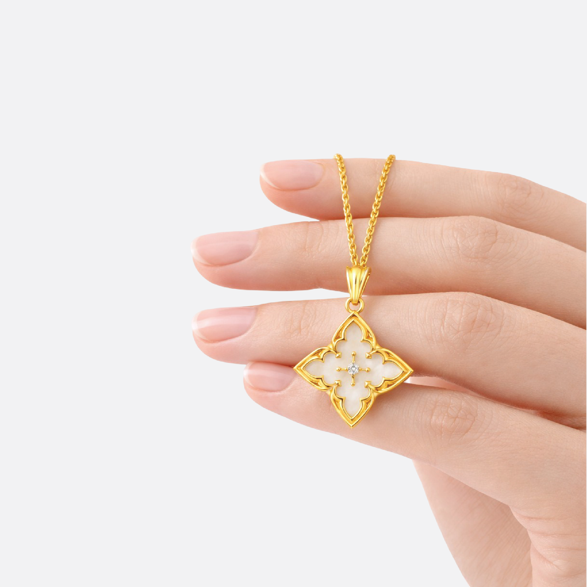 Clover Pendant Necklace