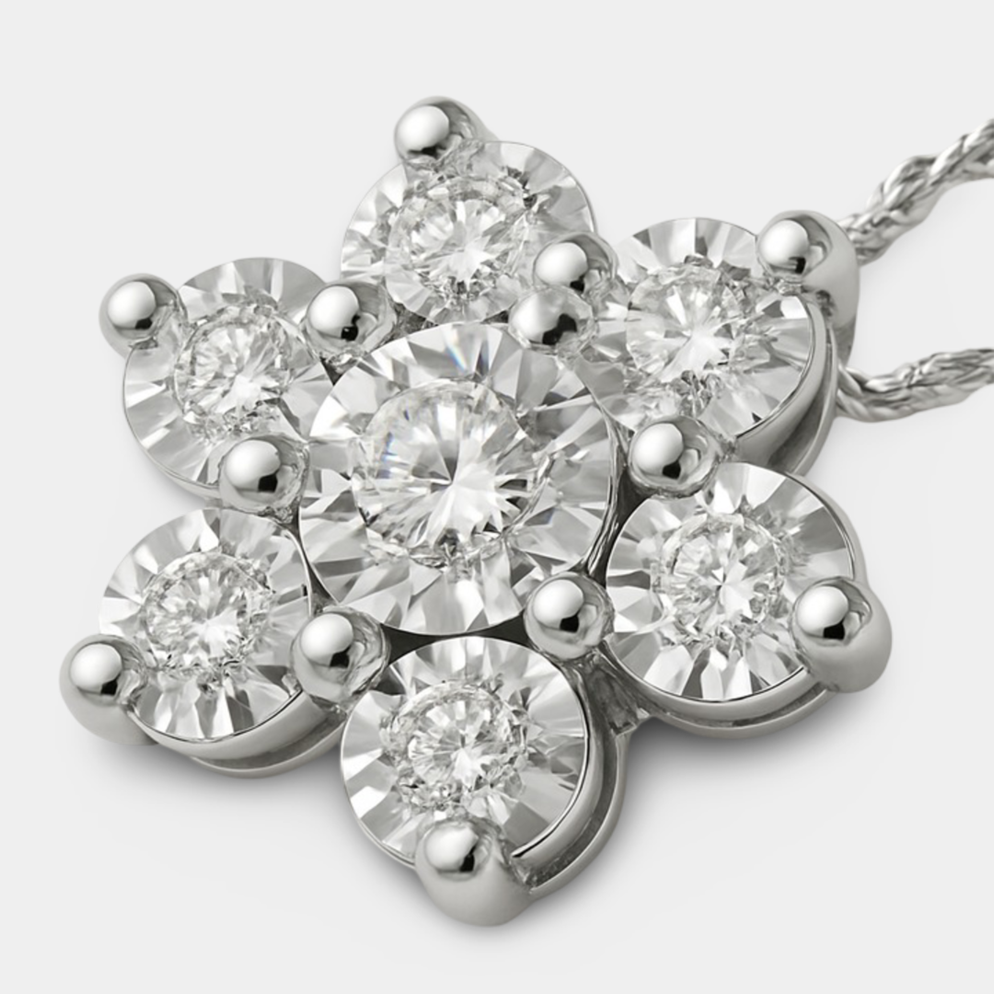 Flower Shaped Sparkly Diamond Necklace - MH ELEGANCE