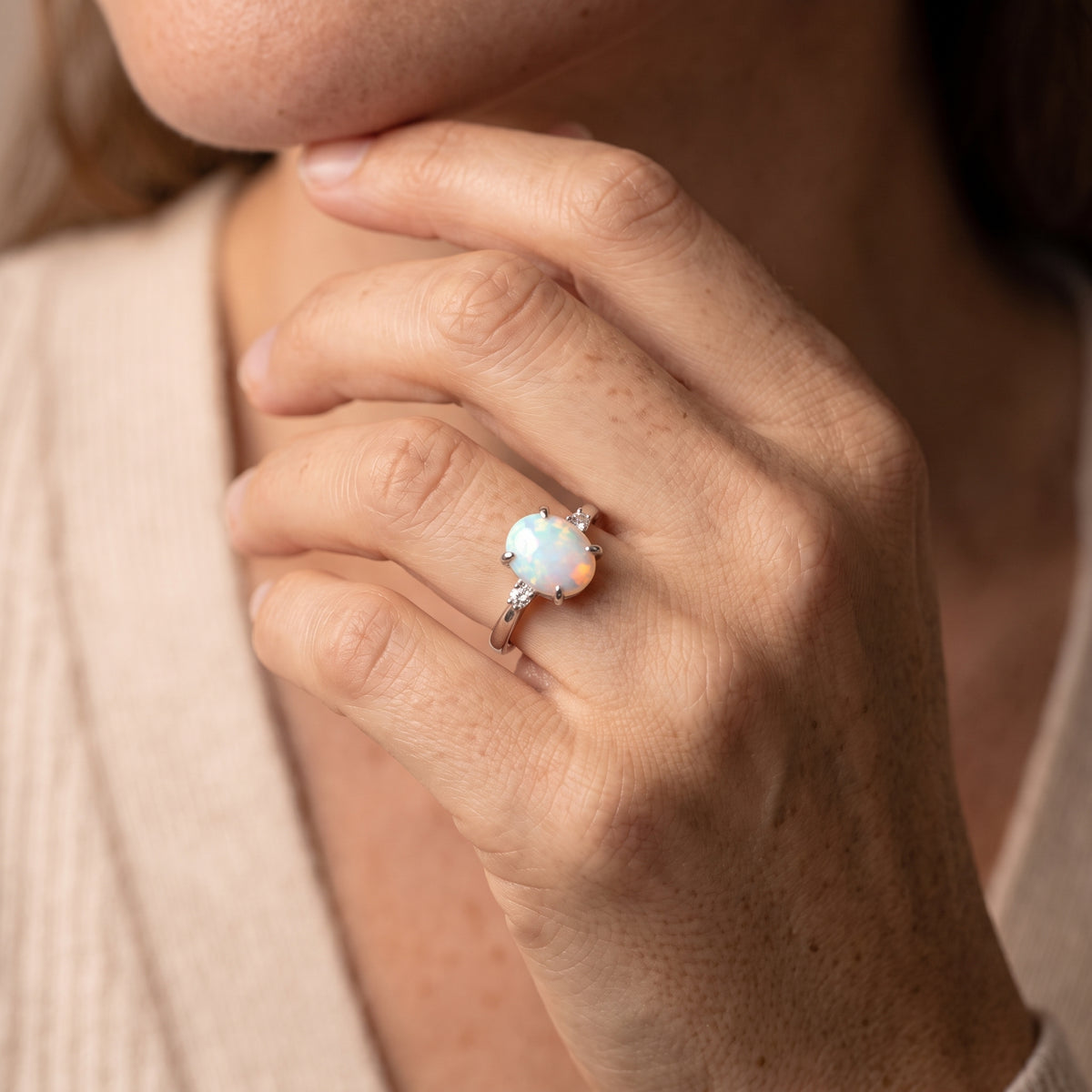 Bague 3 pierres en opale et diamants