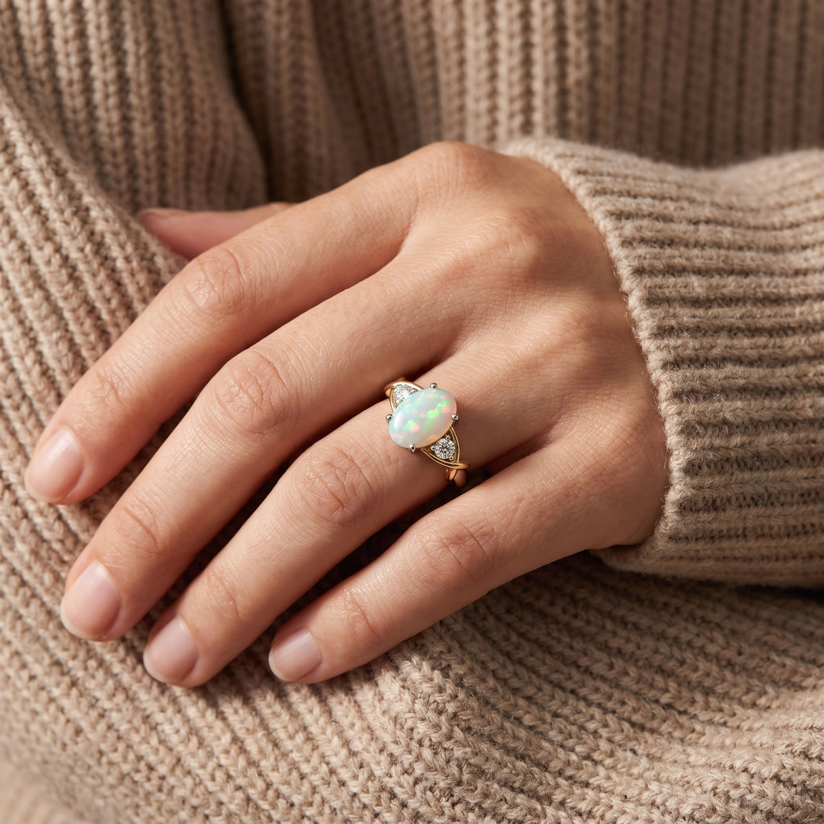 Bague croisée opale et diamants bicolore