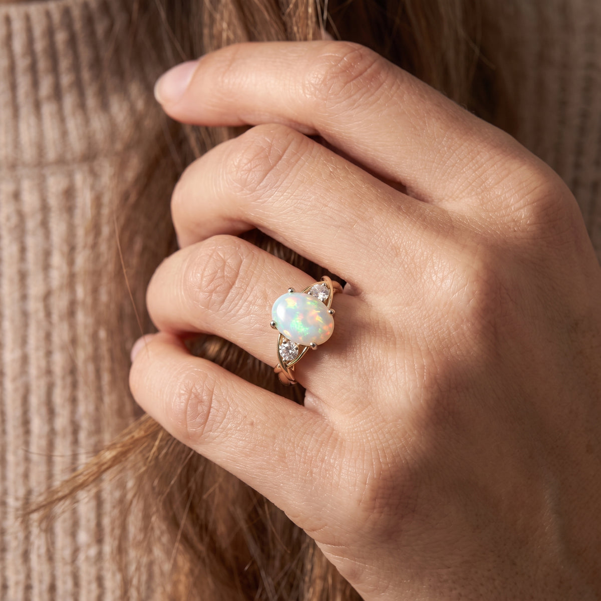 Bague croisée opale et diamants bicolore
