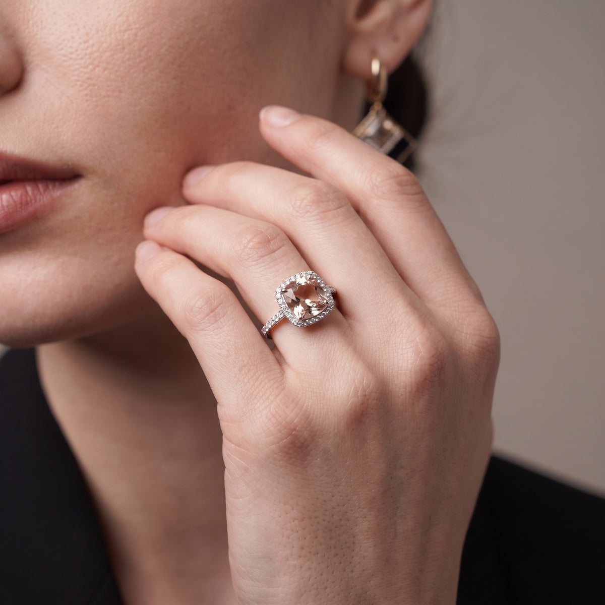 Bague coussin en morganite et diamants