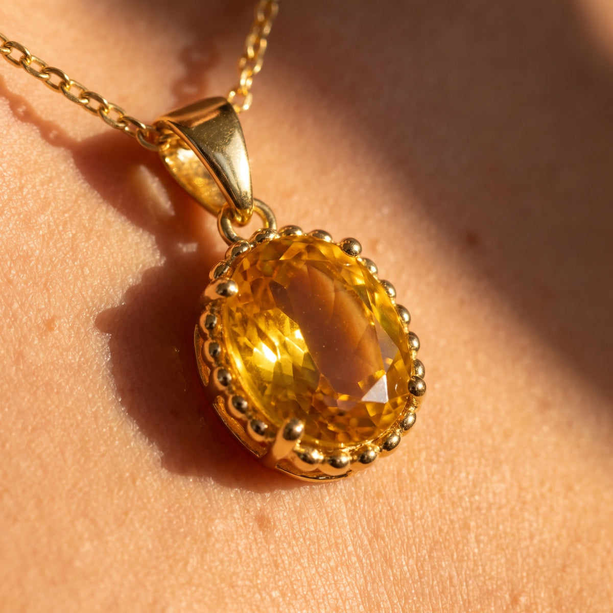 Collier pendentif ovale en citrine