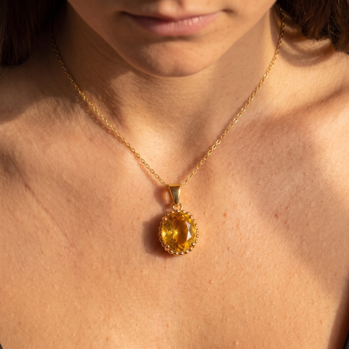 Collier pendentif ovale en citrine