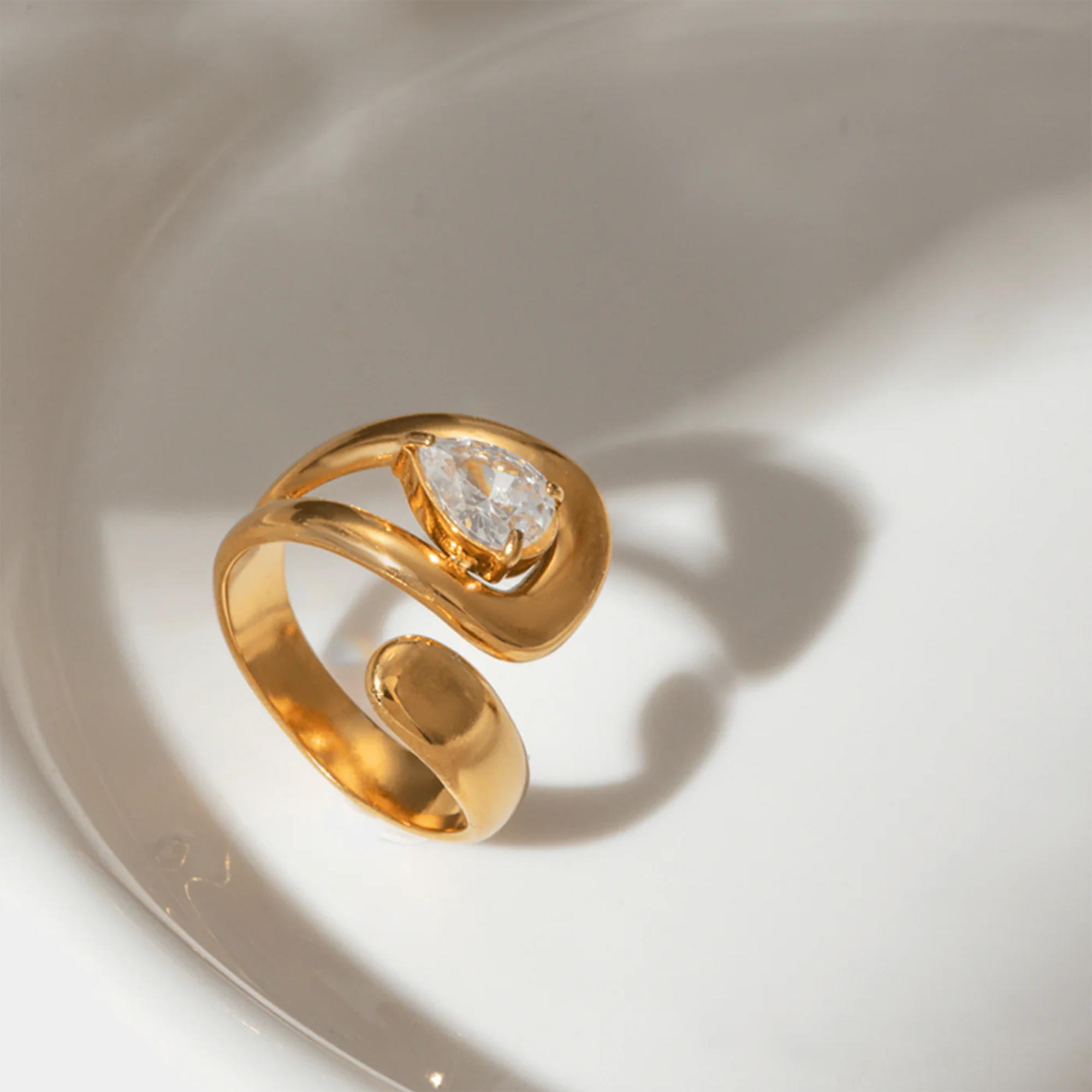 HaloFold Twist Ring