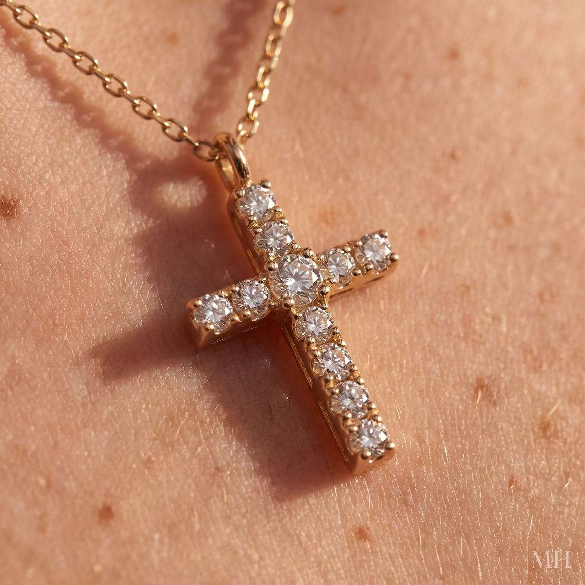 Collier pendentif croix en CZ plaqué or 14 carats | Bijoux de foi spirituelle | Sertis de CZ – MH ELEGANCE