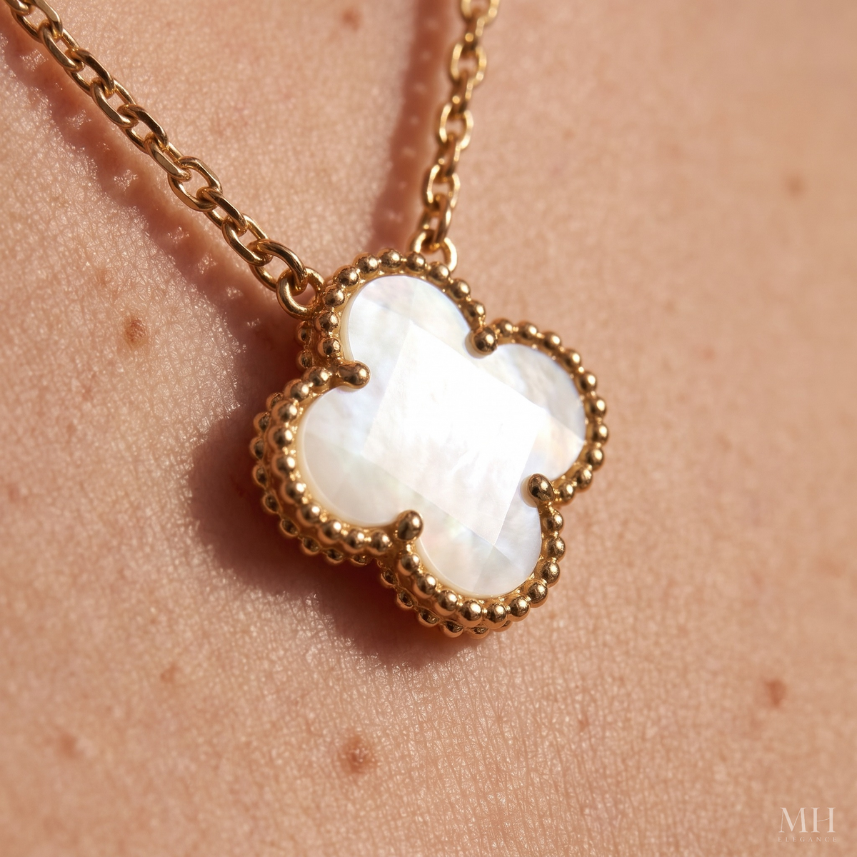 Collier plaqué or 18 carats avec trèfle à quatre feuilles | Pendentif délicat porte-bonheur | Bonne fortune – MH ELEGANCE