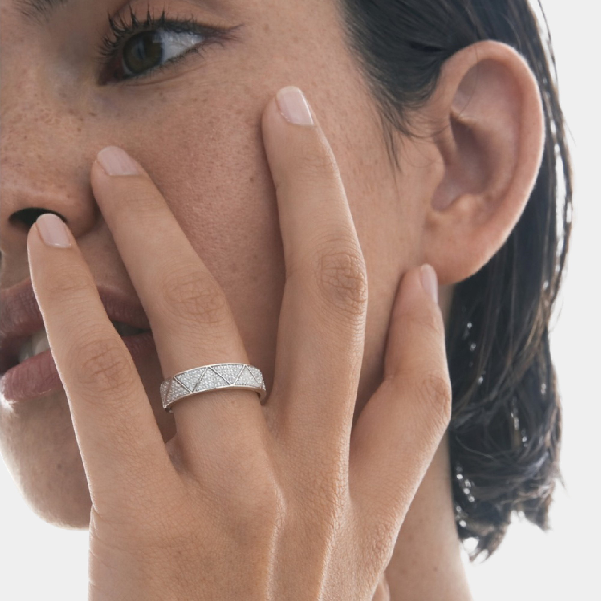 Adjustable Sterling Silver Promise Ring Set | His & Hers Couple Commitment Rings - MH ELEGANCE - Close-up detail of adjustable sterling silver promise ring for her from matching couple set - Ring