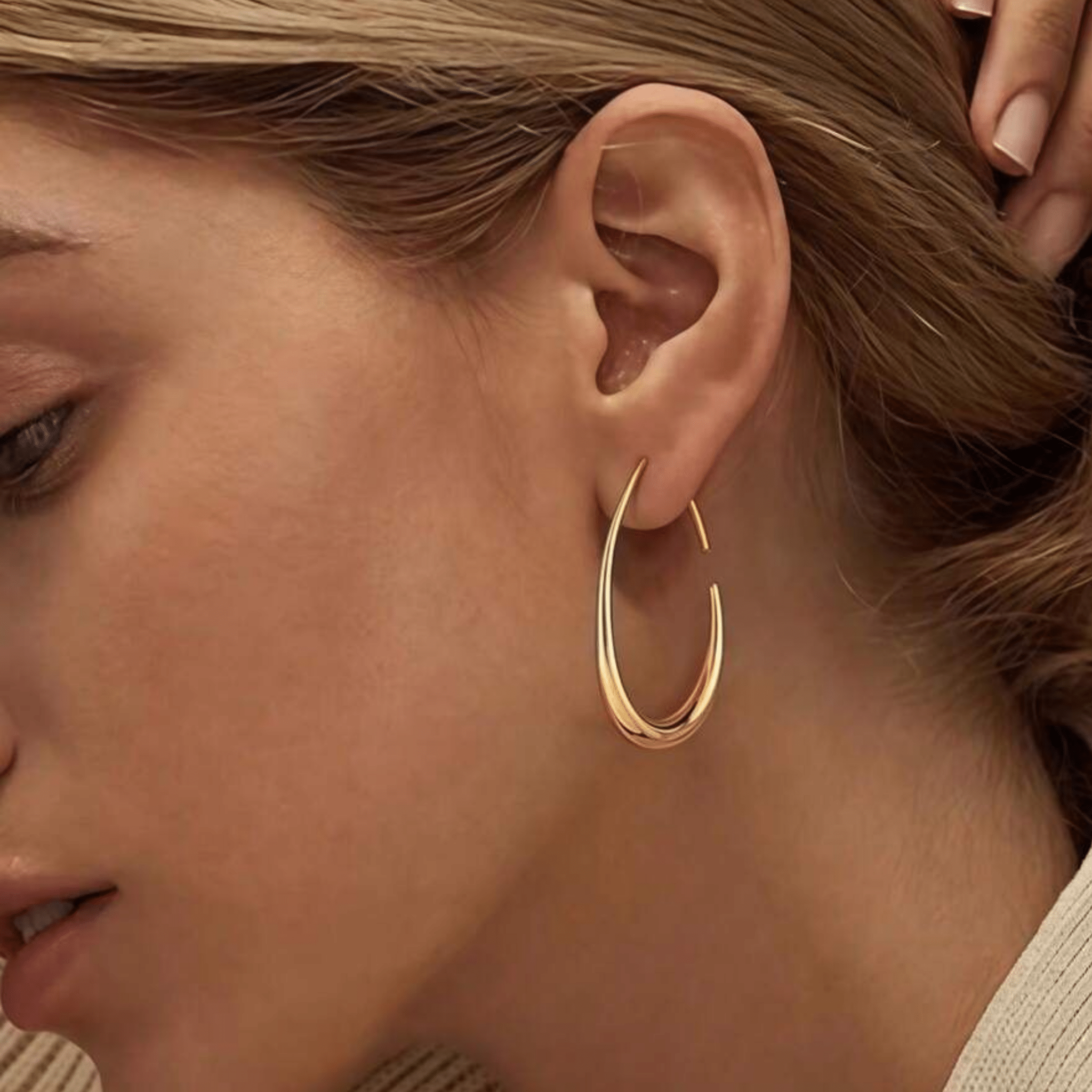Charlize Teardrop Hoop Earrings - MH ELEGANCE - Charlize Teardrop Hoop Earrings -