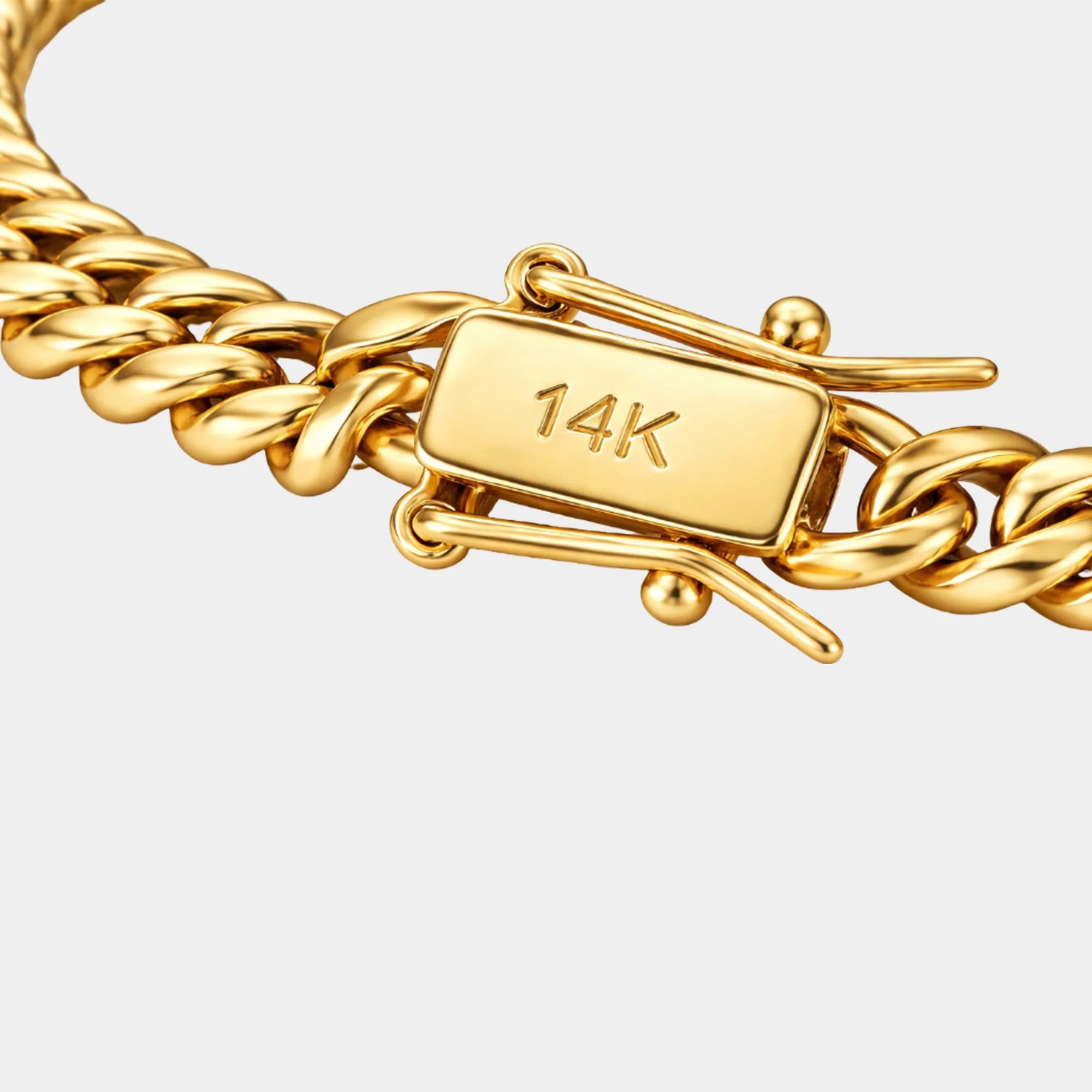 Cuban Link Chain Bracelet | Gold Plated Men's Luxury Jewelry | Premium Style - MH ELEGANCE - Cuban Link Chain Bracelet | Gold Plated Men's Luxury Jewelry | Premium Style -