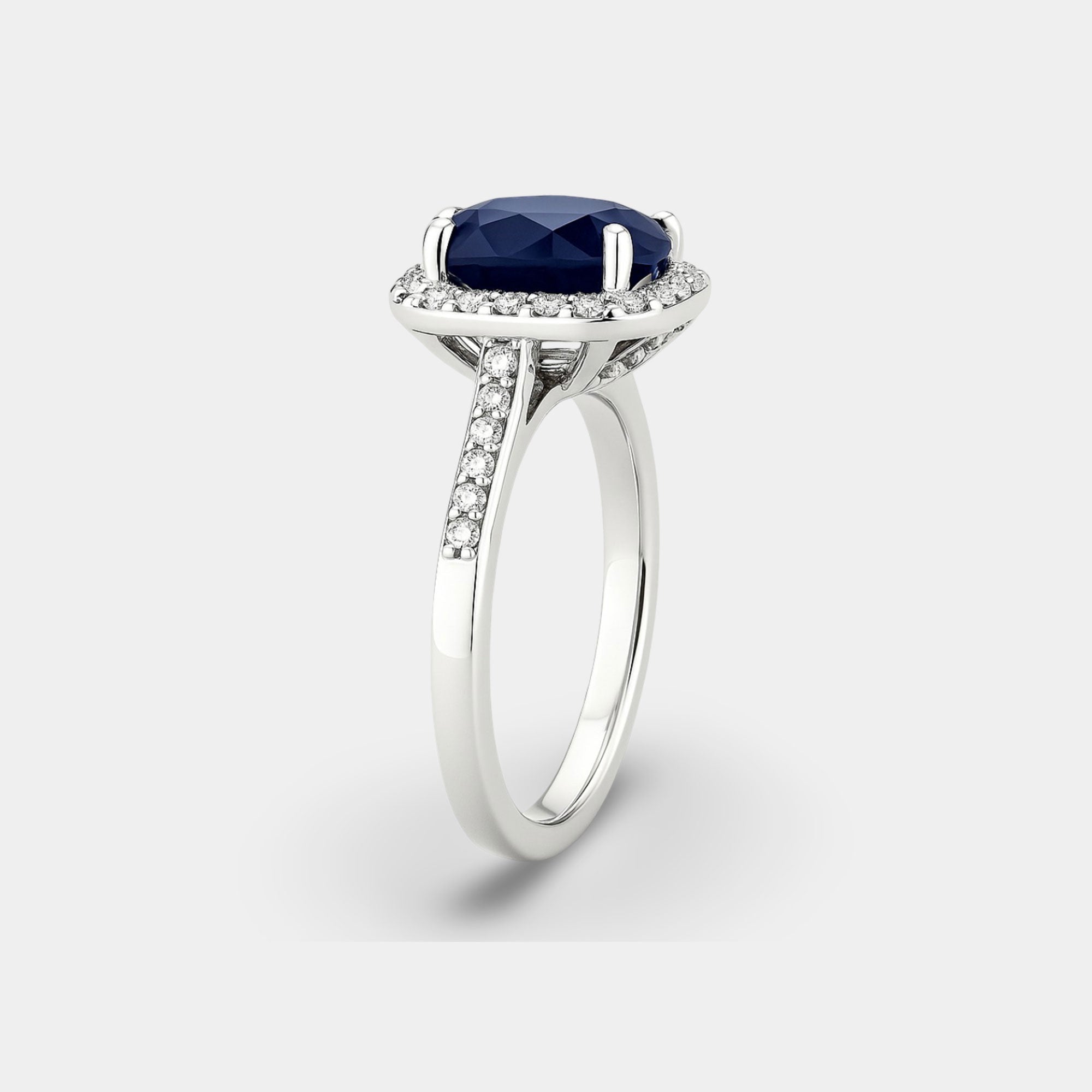 Cushion-Cut Blue Sapphire & Diamond Ring - MH ELEGANCE - Cushion-Cut Blue Sapphire & Diamond Ring - MH ELEGANCE -