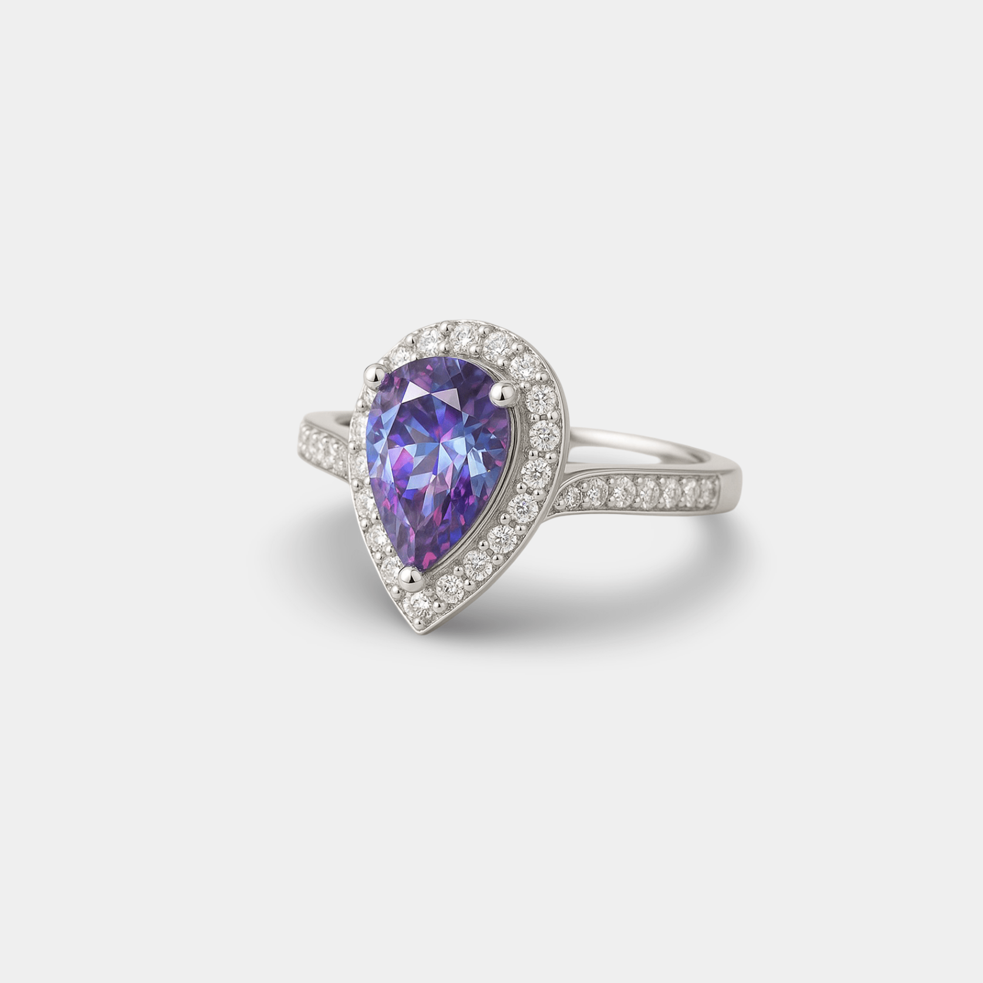 Pear-Shaped Color-Changing Alexandrite Ring - MH ELEGANCE - Pear-Shaped Color-Changing Alexandrite Ring - MH ELEGANCE -