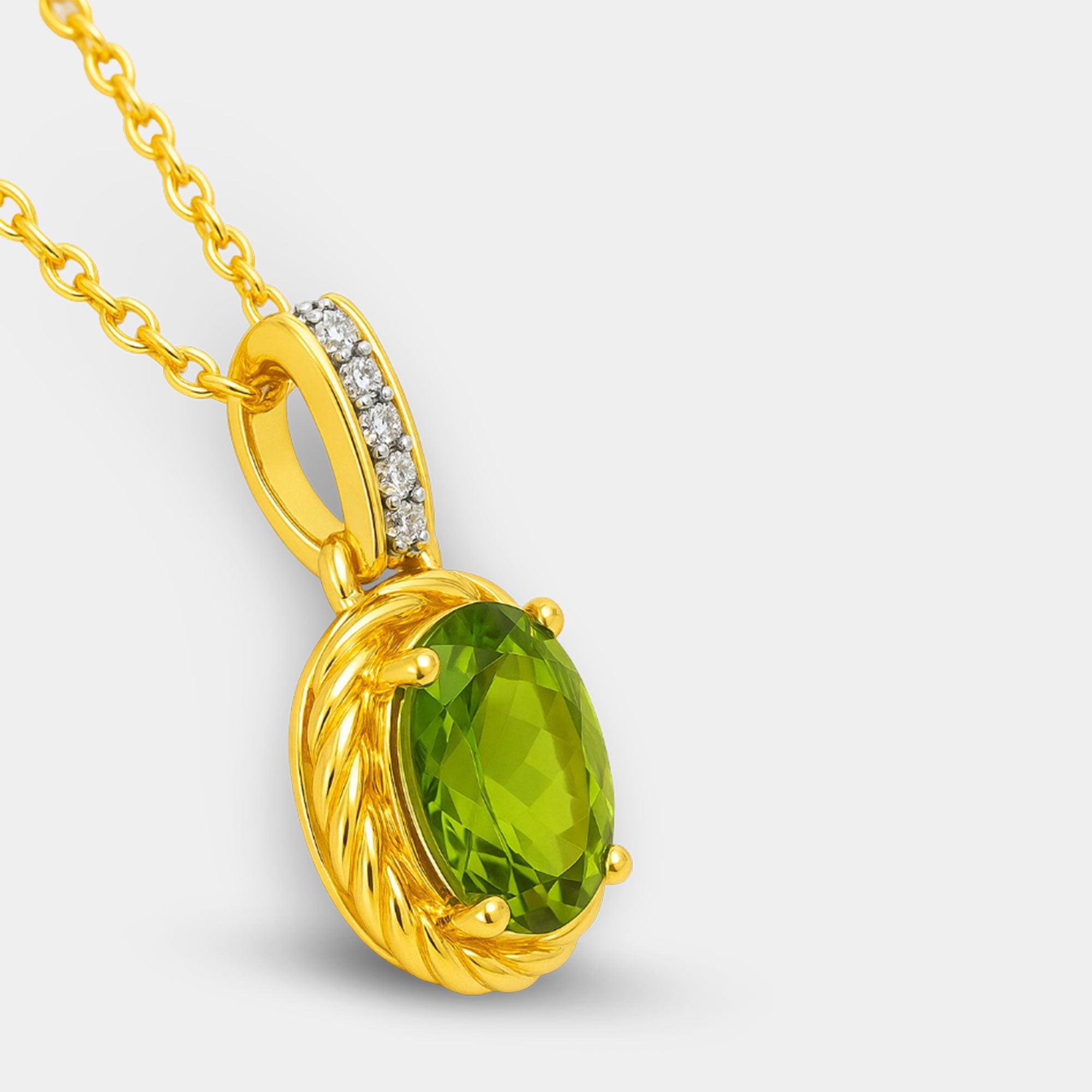Peridot & White Diamond Pendant Necklace - MH ELEGANCE - Peridot & White Diamond Pendant Necklace - MH ELEGANCE -
